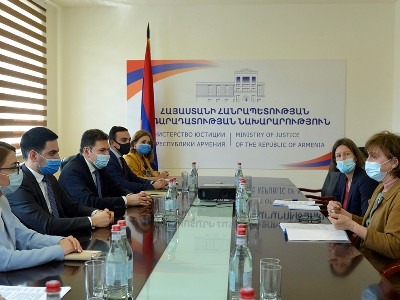 Armenia acting justice minister discusses broad range of cooperation issues with top CoE official