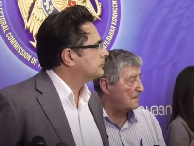 5 ուժերից կազմված «Ազատ Հայրենիք» դաշինքը փաստաթղթերը ներկայացրեց ԿԸՀ. Ցուցակը գլխավորում է Միքայել Հայրապետյանը