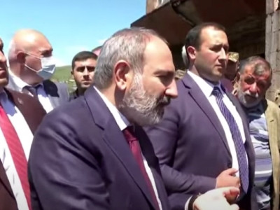 Armenia acting PM to residents of borderline village: If we cede our border, Azerbaijanis will get more excited