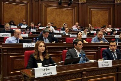 «Ժողովուրդ». Թեժ քննարկում «Իմ քայլ»-ի ներսում. ցուցակից ոմանք անակնկալ են եղել