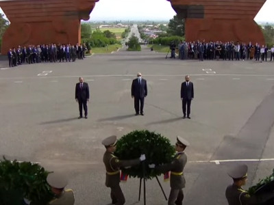 Armenia First Republic Day event is held under very modest conditions