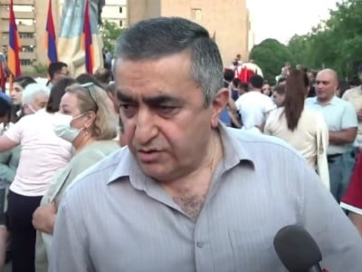 Իրեն հարգող դիվանագետն այդպիսի բաներին երկար դիմանալ չէր կարող. Արմեն Ռուստամյանը՝ Արա Այվազյանի հրաժարականի մասին