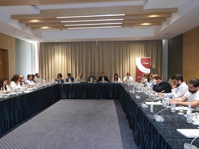 Տիգրան Ավինյանը Ծաղկաձորում գործարարների հետ մասնակցել է առանց փողկապների ձևաչափով հանդիպմանը
