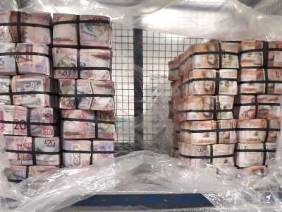 Police find £ 5 million in cash in London apartment