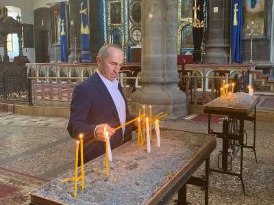 Armenia 2nd President visits Cathedral of the Holy Mother of God in Gyumri (PHOTOS)