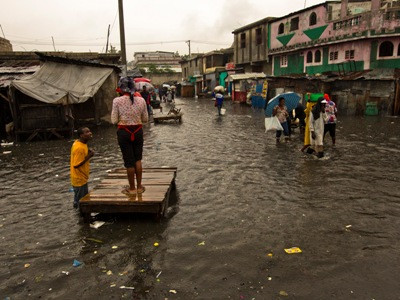 6 die and 5 go missing in Sri Lankan flooding