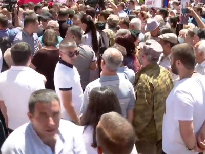 3 citizens apprehended during Armenia acting PM's campaign meeting in Armavir Province