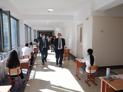 Վահրամ Դումանյանն այցելել է քննական կենտրոն