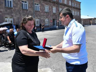 Karabakh President grants high state awards to relatives of policemen who fell in the war