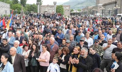 Newspaper: Armenia state institutions’ employees are warned not to attend ex-President Kocharyan's rallies
