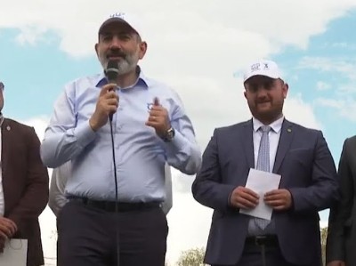 «Իրավունք». Արագածոտնի մարզպետը հրահանգել է մի մարդու պես ներկա ստանալ, հակառակ դեպքում՝ դիմումները սեղանին լինեն