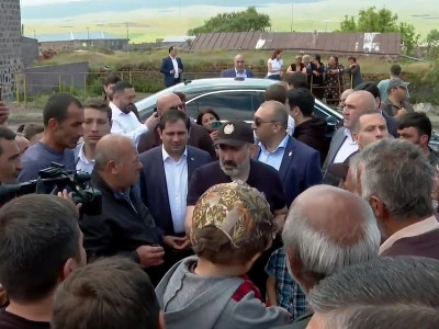 Ռուսաստանից երեխես եկել է, որ «վարչապետ» ճվա. քաղաքացին՝ Նիկոլ Փաշինյանին