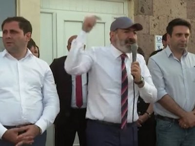 Armenia acting premier, "support group" employees visit Shirak Province