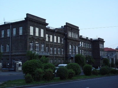 ԵՊՀ-ի «սեւ շենքի» վաճառքի հարցը քննարկման փուլում է. ԵՊՀ-ն որբի գլուխ չէ, որ ով ինչպես ուզենա խուզի. Կարլեն Խաչատրյան