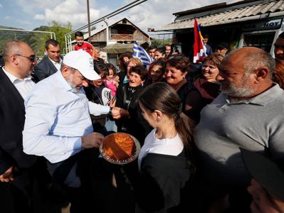 Citizens are demanded to applaud Armenia acting PM