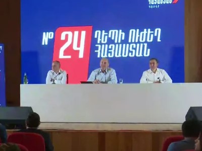 Անհրաժեշտ է լուծել սպաներին բնակարանով ապահովելու հարցը. Ռոբերտ Քոչարյան