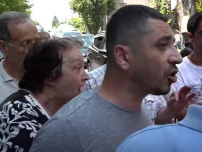Armenia acting PM's supporters attack reporters