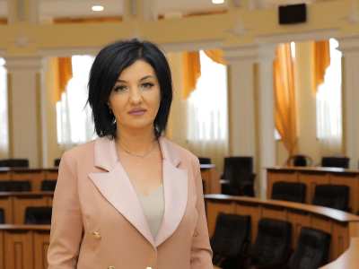 Նիկոլ Փաշինյանն ու Աննա Հակոբյանն Արցախում քոչարի պարելով թշնամուն հանձնեցին մեր Հայրենիքը․ Մետաքսե Հակոբյան