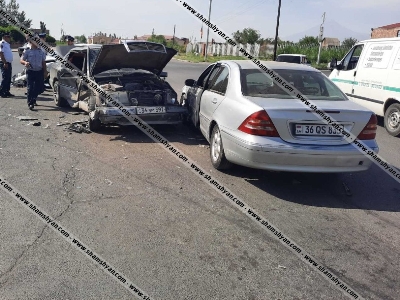 Ավտովթար՝ Արտաշատում. բախվել են Nissan-ն ու 2 Mercedes, կա 5 վիրավոր (ֆոտո)