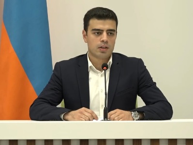 40 հոգի ներխուժել են Հրազդանում «Պատիվ ունեմ» դաշինքի գրասենյակ, իրականացրել են խուզարկություն. Սոս Հակոբյան