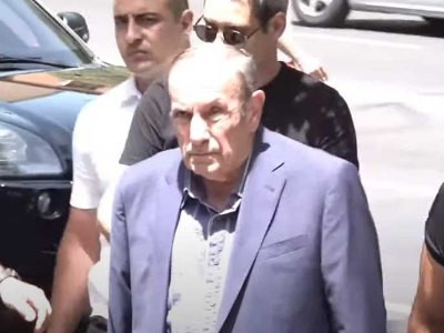 Armenia First President casts his ballot