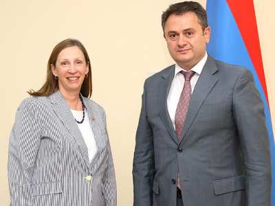 Armenia acting high-tech industry minister introduces Industrial City Plan to US Ambassador