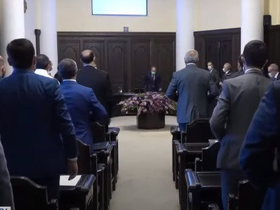 «Վարչապետի գալուց բոլորս ոտքի կանգնենք»․ արարողակարգի պատասխանատուն՝ կառավարության անդամներին