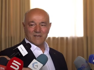 Armenia Syunik Province governor to reporters: You're taking too long, I'm not going to answer questions