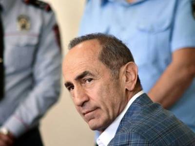 Ընթանում է Ռոբերտ Քոչարյանի եւ Արմեն Գեւորգյանի գործով դատական նիստը