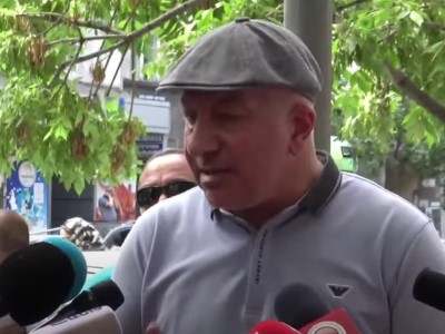 Armenia motorists protesting outside State Revenue Committee