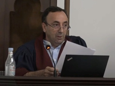Հրայր Թովմասյանը միջնորդեց ՀՀ նախագահին որպես վկա հրավիրել ՍԴ քաղաքական կուսակցությունների գործի լսմանը