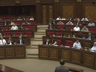 «Իմ քայլը» միայնակ լուծարված ԱԺ-ի նիստ է անցկացնում