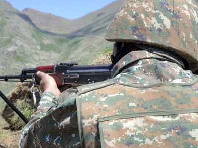 Այս պահին գնդացրի կարճ կրակահերթերի ձայներ են լսվում Շուշիի ուղղությունից. Ղուլյան
