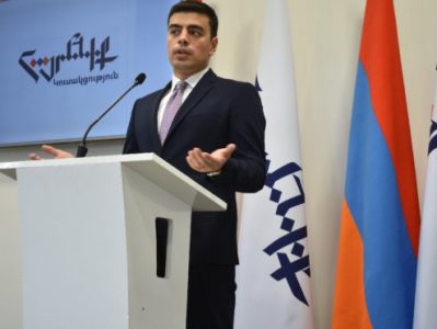 Այս ամենից հետո սենտիմենտալ դաշտ տեղափոխվելը ձեռառնոցի է.Սոս Հակոբյանը՝ Փաշինյանի շնորհավորանքին արձագանքելու մասին