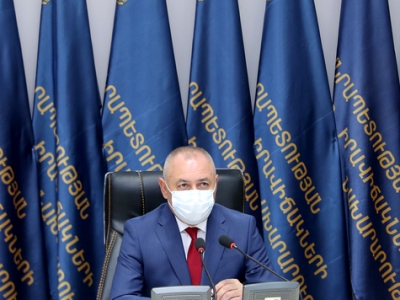 Armenia acting emergency situations minister meets with employees of department