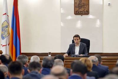 «Հրապարակ». Քաղաքապետարանում աշխատավարձը կրկնակի կավելանա. Քաղաքապետի խորհրդականները կստանան 578 հազար դրամ