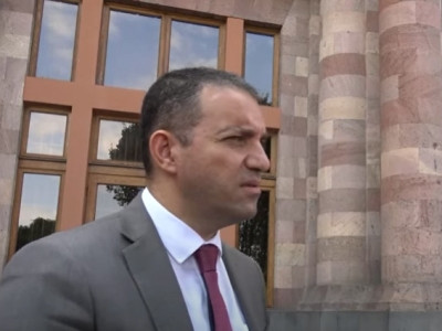 Acting minister to protesters: Armenian government pays great attention to science