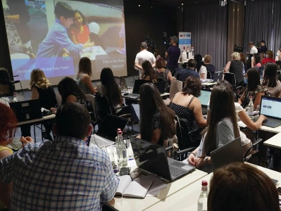 Հաշմանդամություն ունեցողները կարող են համակարգիչն աշխատեցնել աչքի թարթումով․ դասընթացները մեկնարկել են