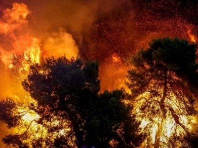 Greek authorities postpone performances in ancient theaters amid forest fires