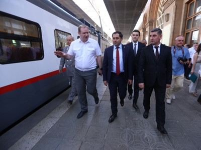 Գնել Սանոսյանը մասնակցել է նոր արագընթաց էլեկտրագնացքների ընդունման շնորհանդեսին