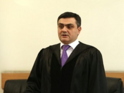 Ճիշտ կլիներ հանրությանը ներկայացվեր դատարանների նախագահների կողմից ձեռքով մակագրությունների գործող կարգը. Պապոյան