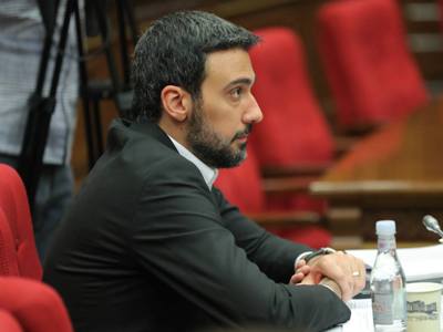 «Բա սա աբսուրդ չի՞. եթե մակագրումների համակարգիչն ունի խնդիրներ, դրանք կարելի է լուծել». Արամ Վարդեւանյան