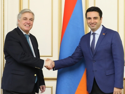 Առաջիկայում կստեղծվի Ուրուգվայի հետ ներկայացուցչական կազմով բարեկամական խումբ. Ալեն Սիմոնյանը՝ Ուրուգվայի ԱԳ նախարարին