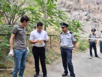 «Հաղթանակ» կամրջից ինքնասպանություն գործելու դեպքի հանգամանքները պարզվում են (ֆոտո)