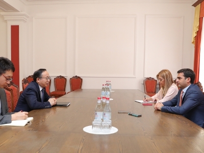 Armenia deputy parliamentary speaker hosts China Ambassador