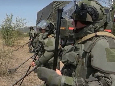 Russia peacekeepers in Artsakh begin demining 20 hectares of Kolkhozashen village