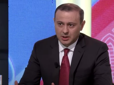 Armenia Security Council Secretary on term of military service and border protection