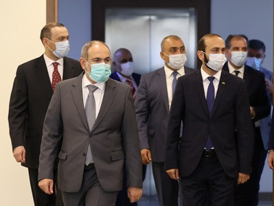 Armenia PM: We need a Ministry of Foreign Affairs that will share political responsibility for present and future