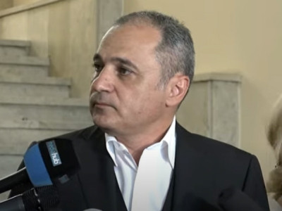 Արթուրիկի վրա, որ տիկինս ձայն էր բարձրացնում, արտասվում էր. Վահե Հակոբյան