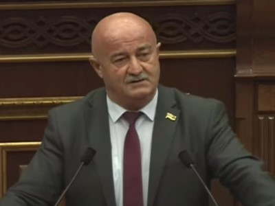 Փաշինյանը փաստաթուղթը չէր ստորագրել, քանի որ որոշ կետերի հետ համաձայն չէր. դրանք հանվեցին, նոր ստորագրեց. Աղազարյան